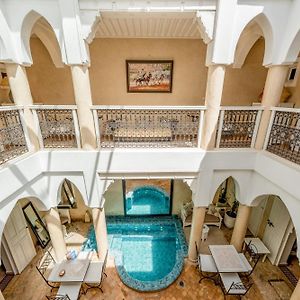 Riad Awinati Location Privatisee ,Piscine Chauffee , Beau Rooftop